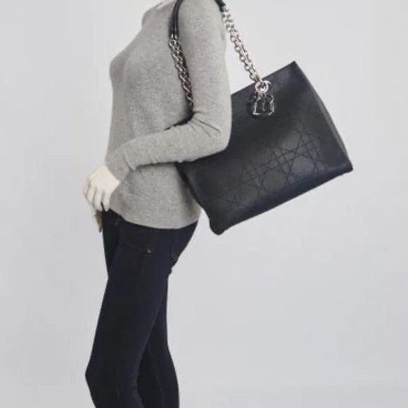 Authentic CHRISTIAN DIOR Grained Calfskin Leather Cannage Quilted Medium Ultradi - Picture 3 of 13